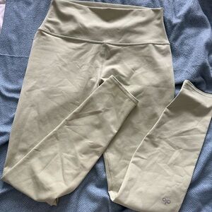 ALO Yoga airbrush green tea Leggings